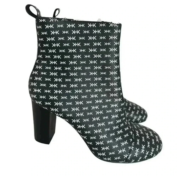 Kendall + Kylie Women's Arenza Block Heel Bootie, Size 7 - Picture 1 of 7